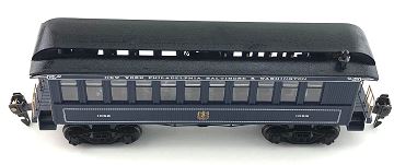 <b>Bachmann 1059 Personenwagen</b><br>Spur 0<br>New York. Philadelphia. Baltimore & Washington<br>passend für Märklin-Kupplungen<br>Stückzahl auf Lager: 3<br><br>Ein Wagen Gelände teilweise ab und kl. Loch - 30,-<br>Zustand: 2 ohne Originalverpackung<br>Preis: 45,00 Euro<br><br><b><b><font color=#cc0000></font></b></b><br>