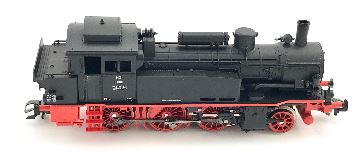 <b>Märklin HO 36744</b><br>AC Digital<br>Serie 5906 der NS (ex-74 924)<br>Dampflokomotive<br><br><br><br>Zustand: 1-2 mit Originalverpackung<br>Preis: 95,00 €<br><br><b><b><font color=#cc0000>VERKAUFT</font></b></b><br>