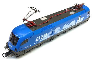 <b>Roco 69828</b><br>AC Digital<br>E 1016 023-2 der ÖBB<br>Elektolokomotive<br>KYOTO EXPRESS<br><br><br>Zustand: 1-2 mit Originalverpackung<br>Preis: 165,00 Euro <br><br><b><b><font color=#cc0000>VERKAUFT</font></b></b><br>